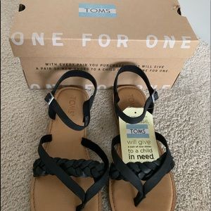 NWT Tom’s 7.5 Black Lexie Sandal